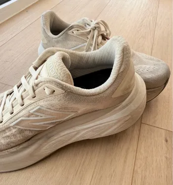 Used New Balance Fresh Foam X More v6 bike — image 2 of 3