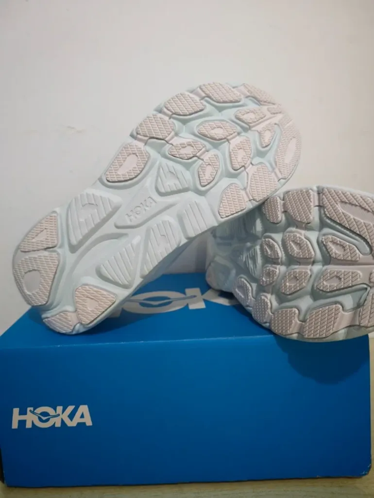 Hoka Shoes size 39 bike d'occasion — image 5 sur 6