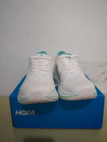 Hoka Shoes size 39 bike d'occasion — image 2 sur 6