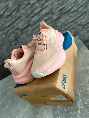Asics Novablast 5 Running Shoes usato