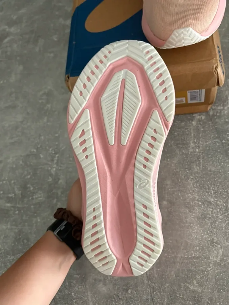 Used Asics Novablast 5 bike — image 3 of 5