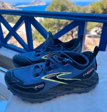 Brooks Cascadia 18 Medium GTX Running Shoes d'occasion