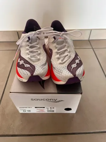 Gebrauchtes Pro Endorphin 4 Running Shoes