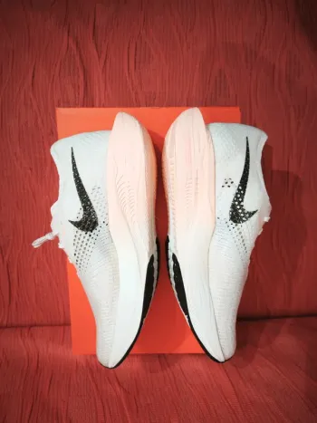 Used Nike Vaporfly 3 bike — image 4 of 6