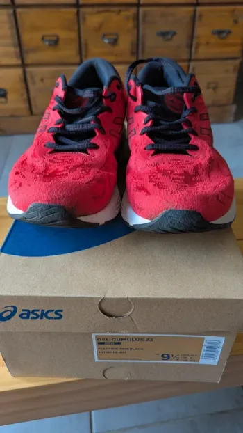 Used Asics Gel Cumulus Running Shoes