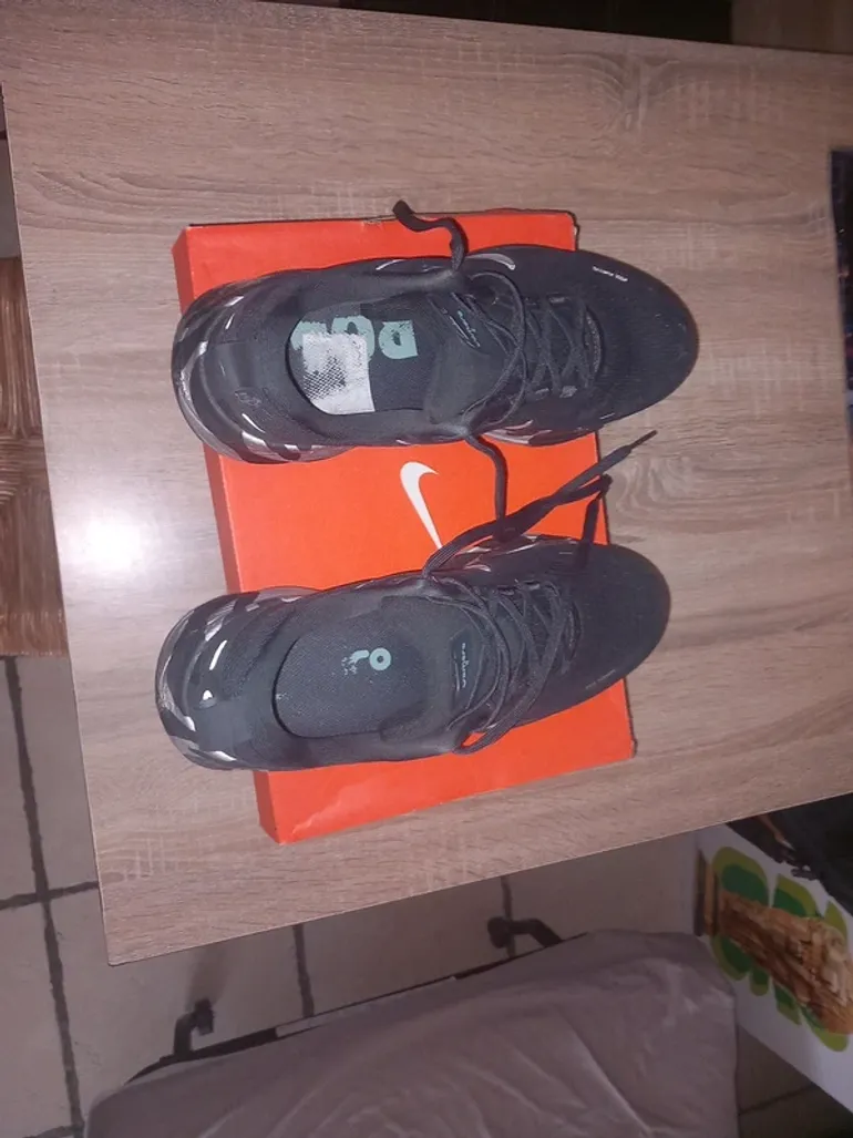 Used Nike Vomero 18 bike — image 4 of 5