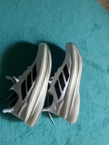Used Adidas Ultraboost bike — image 4 of 7