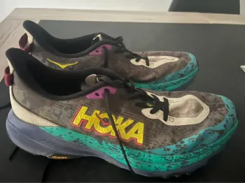 Used Hoka Speedgoat 6 Running Shoes
