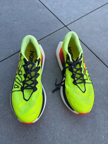 Hoka Rocket Trail Running Shoes usato
