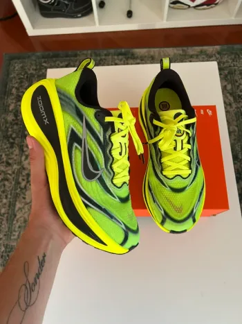 Used Nike Vomero Plus SE Running Shoes