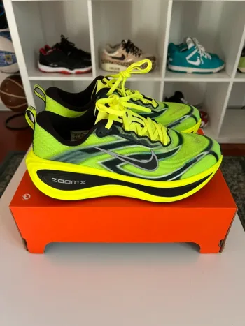 Used Nike Vomero Plus SE bike — image 5 of 12
