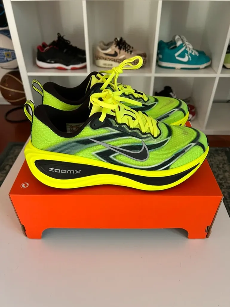 Used Nike Vomero Plus SE bike — image 5 of 12