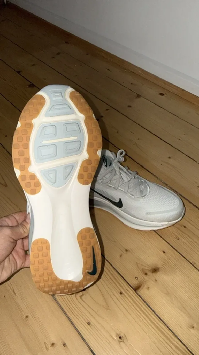 Käytetty Nike ZoomX bike — kuva 2 / 3
