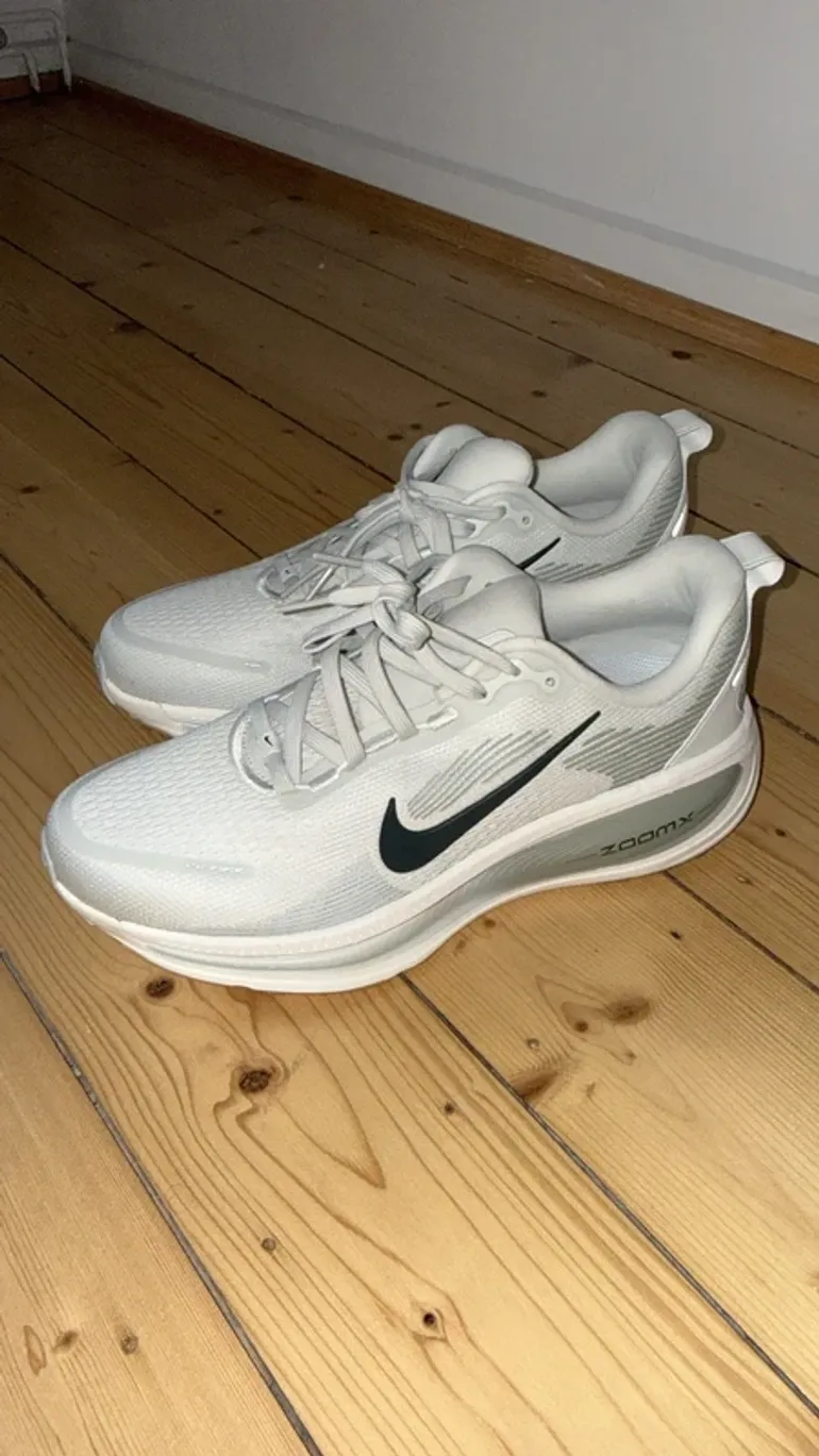 Käytetty Nike ZoomX bike — kuva 3 / 3