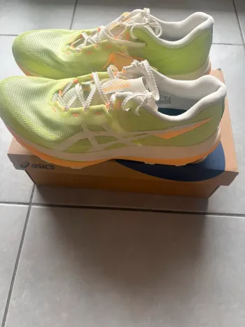 Used Asics Fujispeed 4 Running Shoes