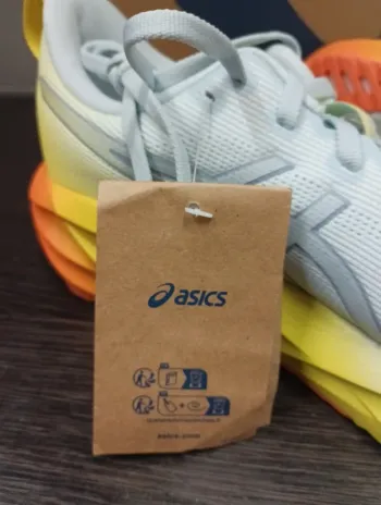 Asics Novablast 5 bike d'occasion — image 6 sur 6