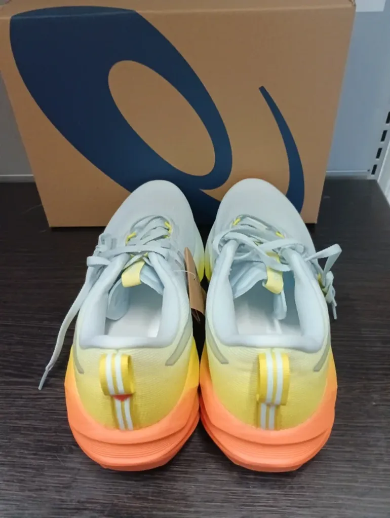 Asics Novablast 5 bike d'occasion — image 4 sur 6