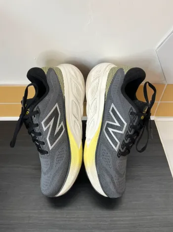 Used New Balance Fresh Foam x880 v15 bike — image 4 of 13