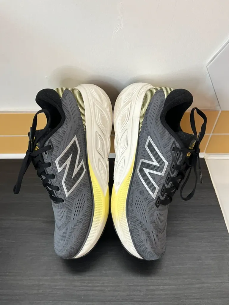 Used New Balance Fresh Foam x880 v15 bike — image 4 of 13
