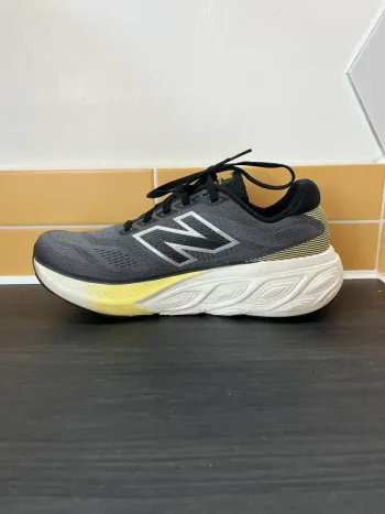 Used New Balance Fresh Foam x880 v15 bike — image 8 of 13
