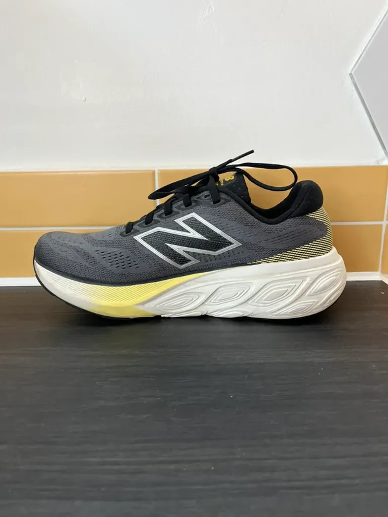 Used New Balance Fresh Foam x880 v15 bike — image 8 of 13