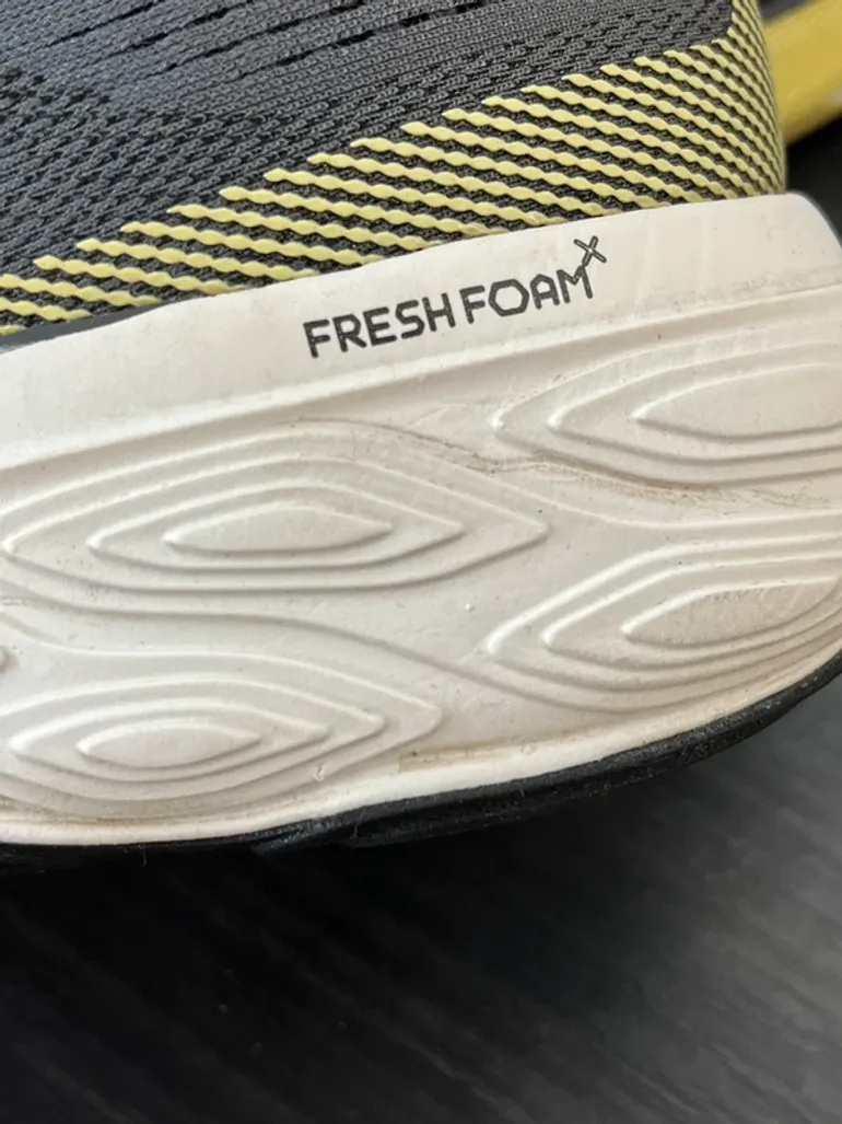 Used New Balance Fresh Foam x880 v15 bike — image 13 of 13