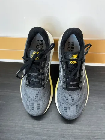 Used New Balance Fresh Foam x880 v15 bike — image 2 of 13
