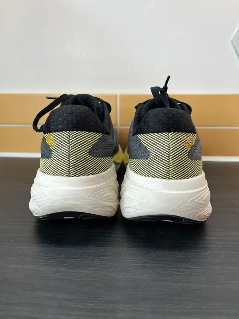 Used New Balance Fresh Foam x880 v15 bike — image 11 of 13
