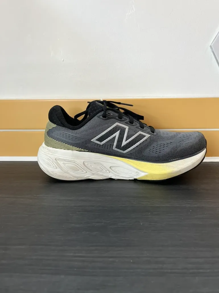 Used New Balance Fresh Foam x880 v15 bike — image 10 of 13