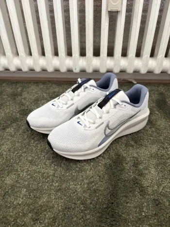 Used Nike Downshifter 13 Running Shoes