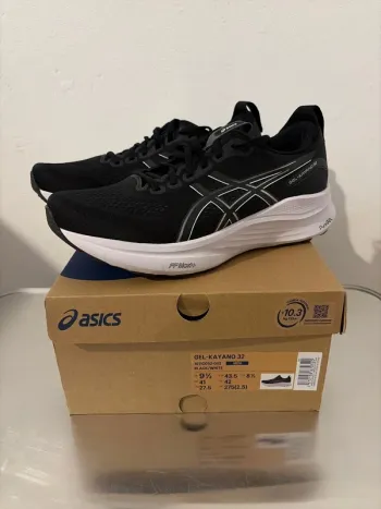 Used Asics Gel-Kayano 32 Running Shoes