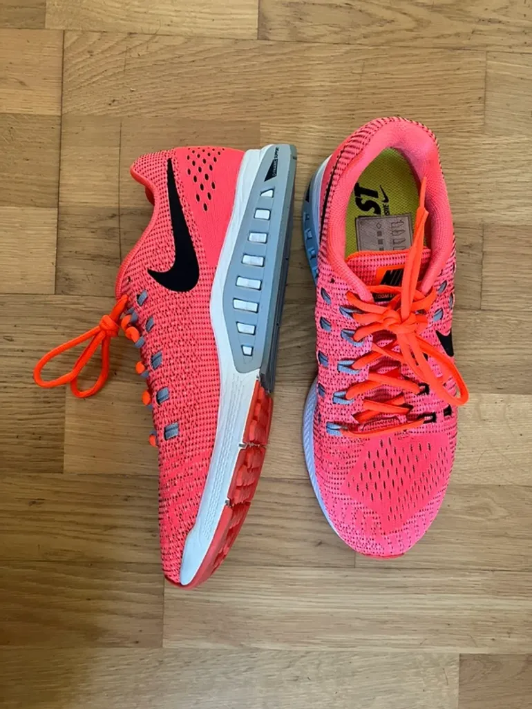 Used Nike Running Shoes bike — image 4 of 6