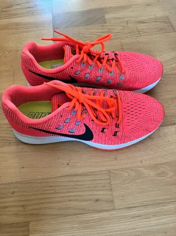 Used Nike Running Shoes bike — image 3 of 6