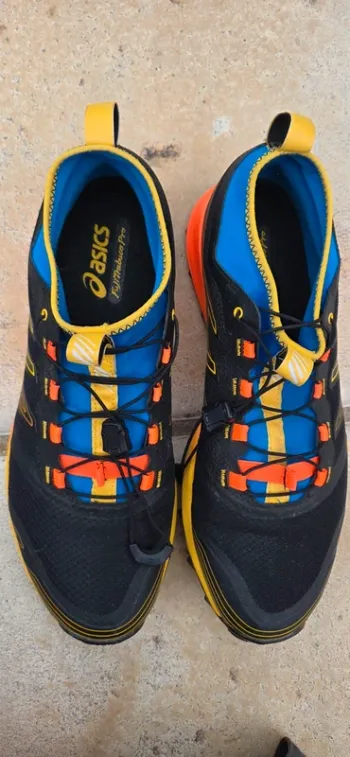 Used Asics Fuji Trabuco Pro Running Shoes