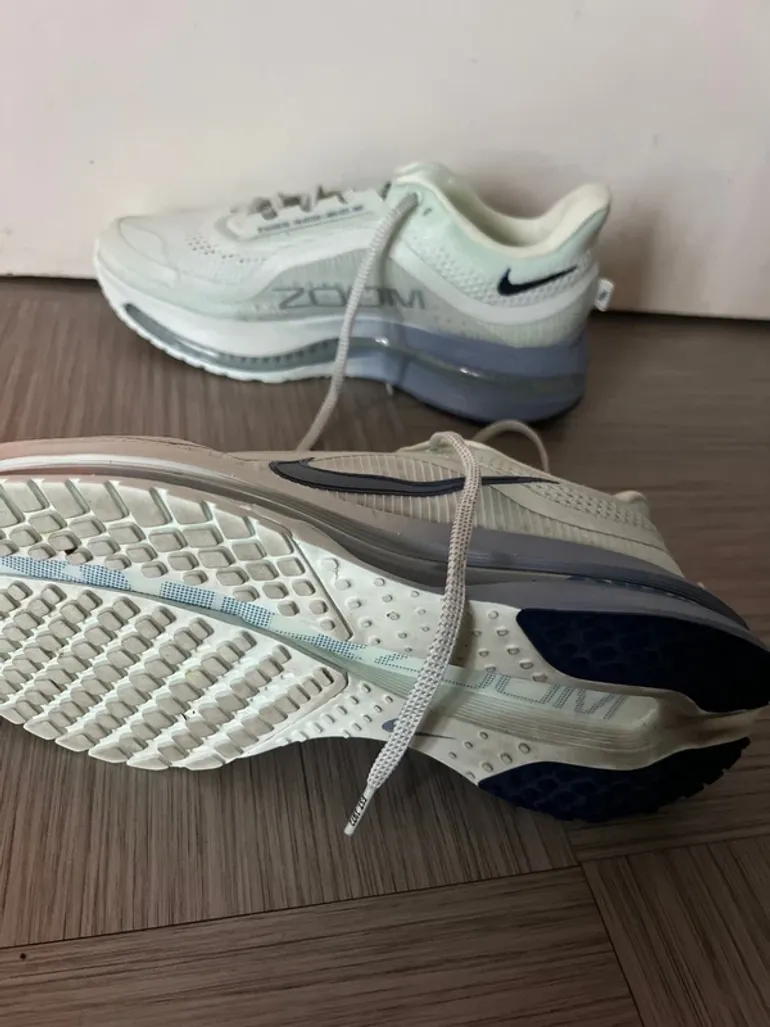 Gebrauchtes Premium Nike Running Shoes bike — Bild 4 von 6