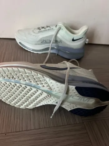 Gebrauchtes Premium Nike Running Shoes bike — Bild 5 von 6