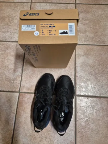 Käytetty Asics Sportschuhe Running Shoes