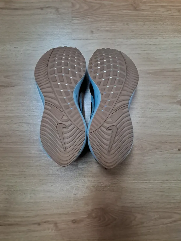 Nike Vomero 16 bike d'occasion — image 4 sur 8