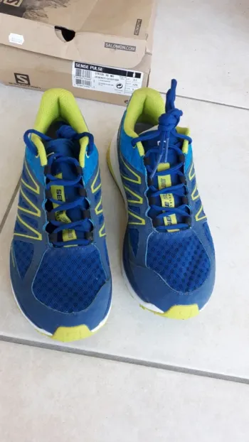 Used Salomon Sense Pulse Running Shoes