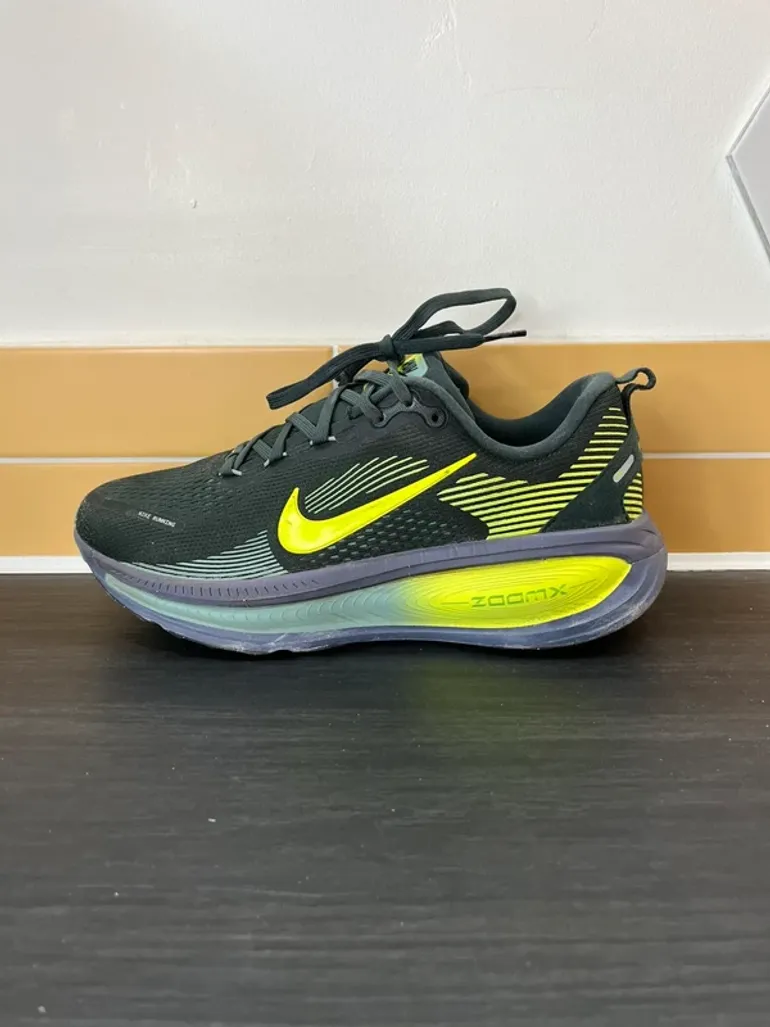 Used Nike Vomero 18 bike — image 9 of 15