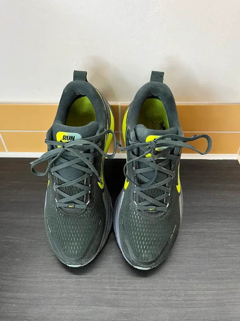 Used Nike Vomero 18 bike — image 2 of 15