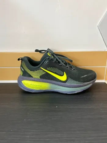 Used Nike Vomero 18 bike — image 7 of 15