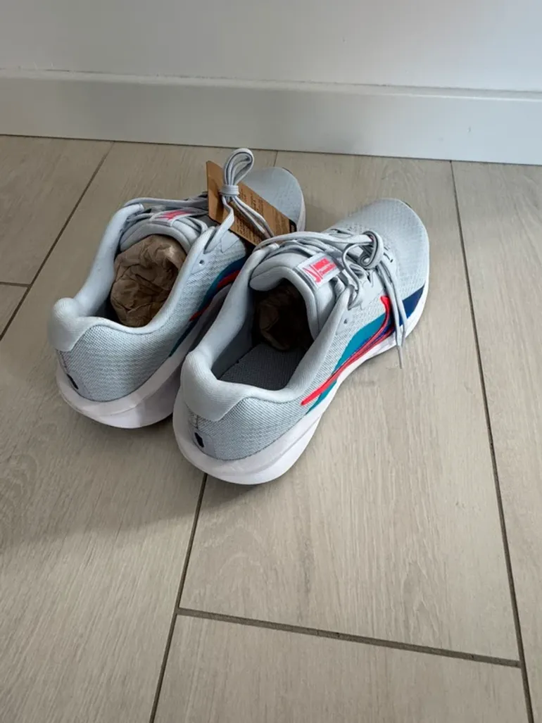 Nike Running Shoes bike d'occasion — image 2 sur 3