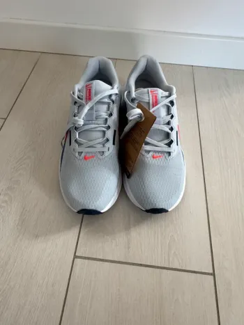 Nike Running Shoes bike d'occasion — image 3 sur 3