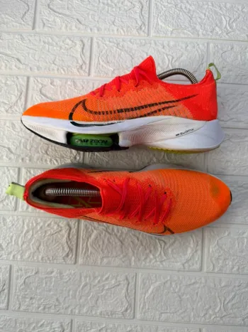 Używany Orange Air Zoom Tempo Next% Running Shoes