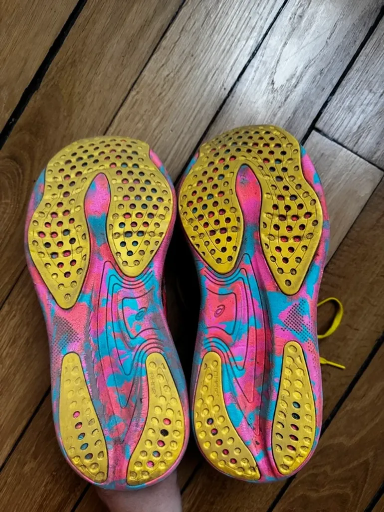 Used Asics Gel Nimbus 25 bike — image 3 of 9