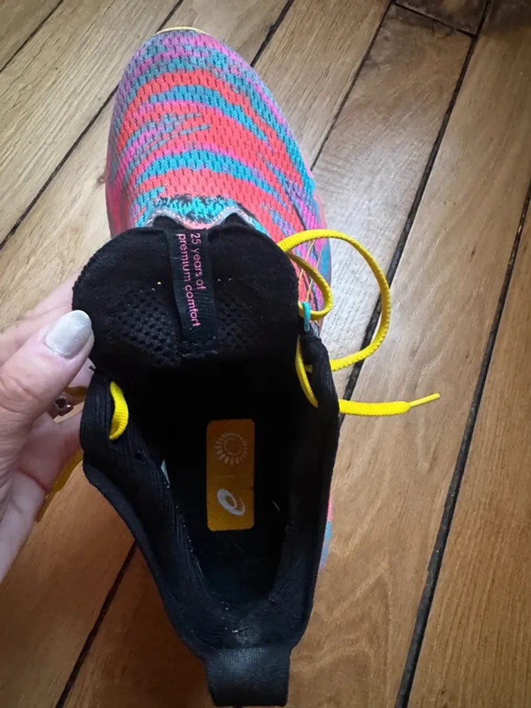 Used Asics Gel Nimbus 25 bike — image 9 of 9