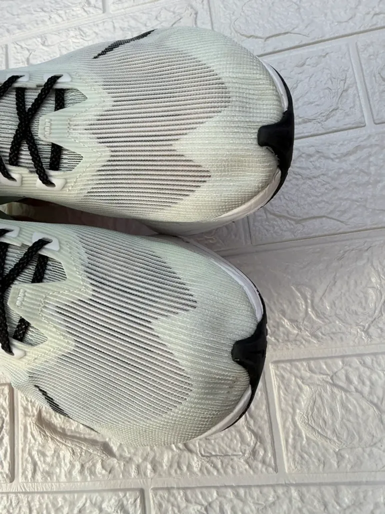 Nike ZoomX Vaporfly Next% 4 bike d'occasion — image 6 sur 9