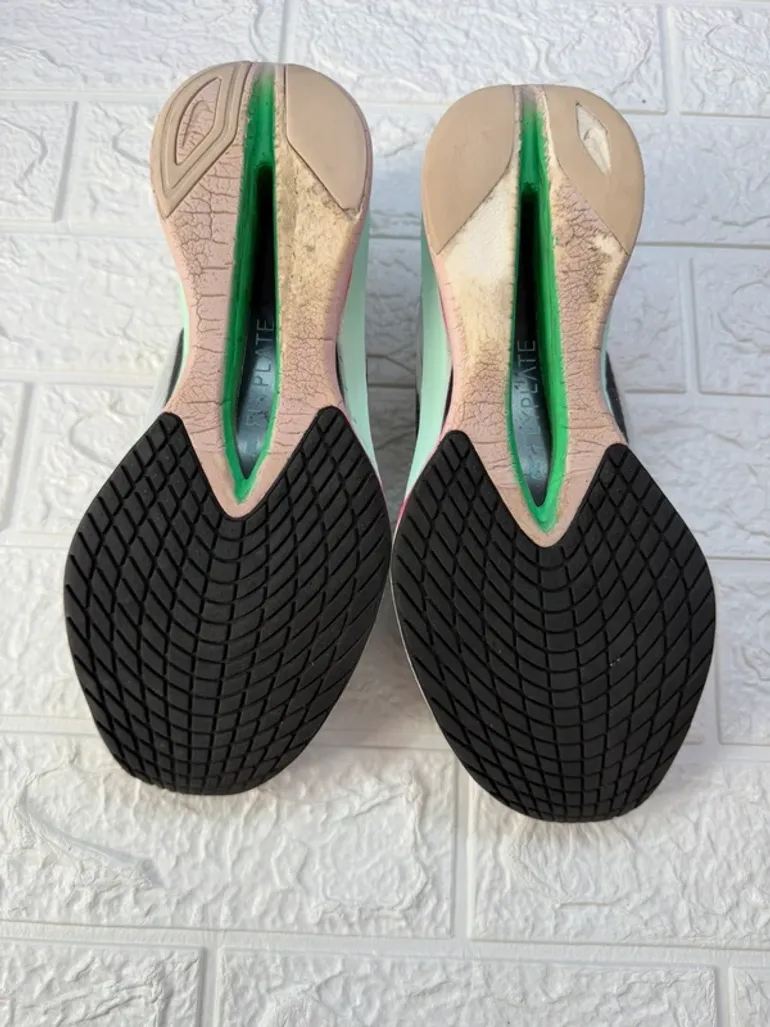 Nike ZoomX Vaporfly Next% 4 bike d'occasion — image 9 sur 9