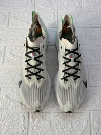 Nike ZoomX Vaporfly Next% 4 bike d'occasion — image 2 sur 9